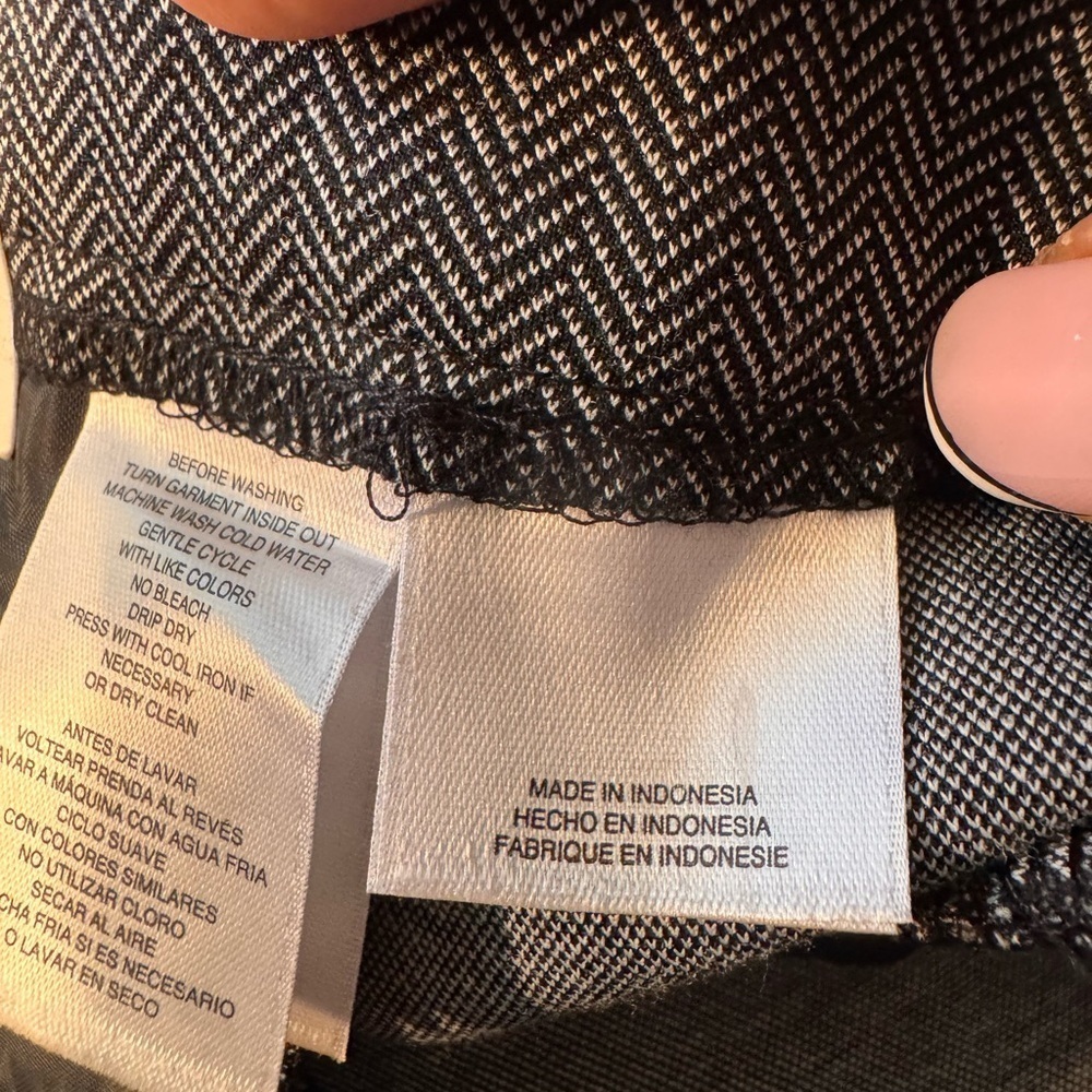 Anne Klein women’s white and black herringbone patterned Dress Trousers NWT - Picture 9 of 14